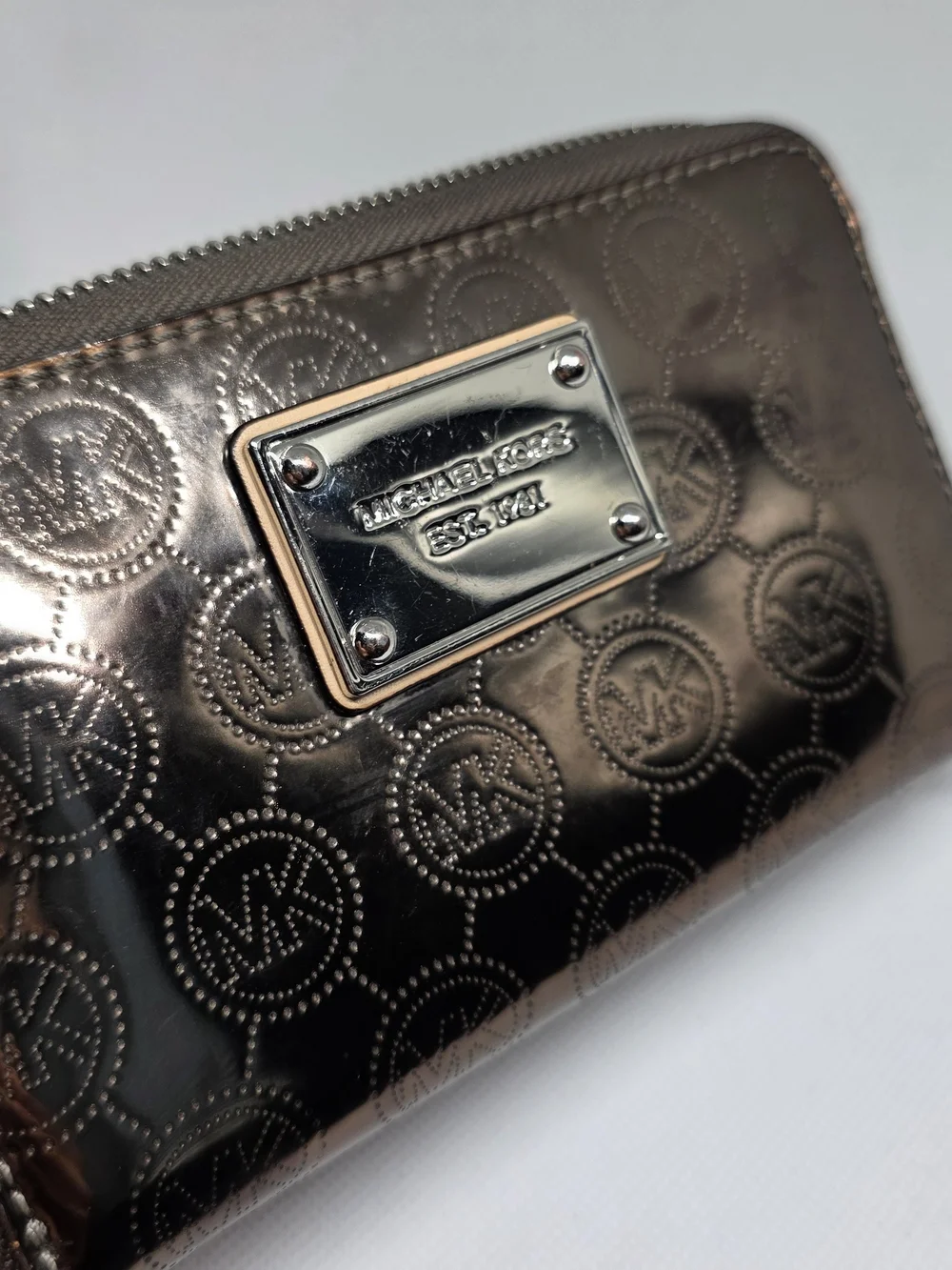 Michael Kors Metallic Logo Zip Wallet - Rose Gold